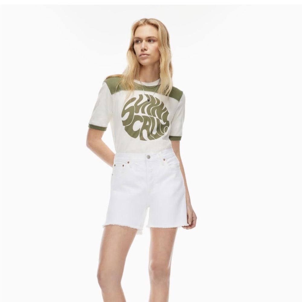 Denim Forum white denim mid thigh shorts size 24